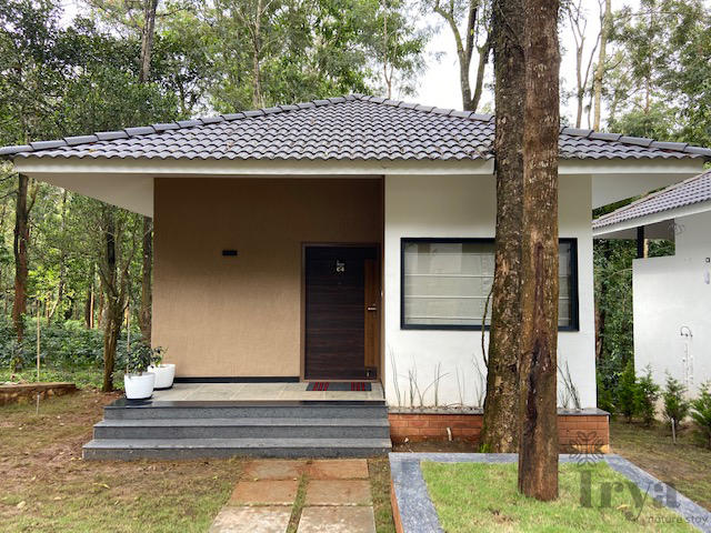 Family Suite with Plunge pool and CourtYard