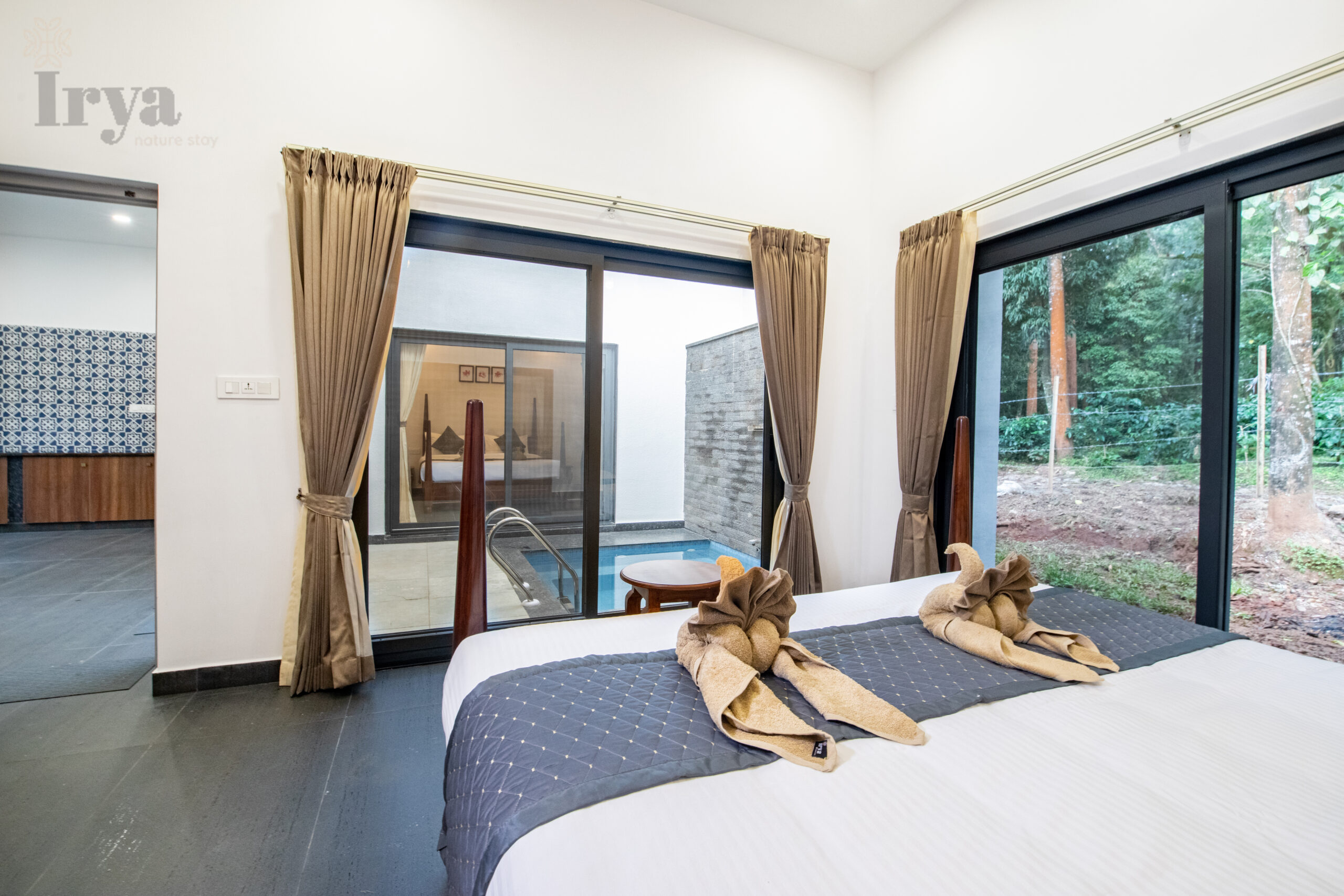 Cottage with Plunge pool and Balcony with Estate view