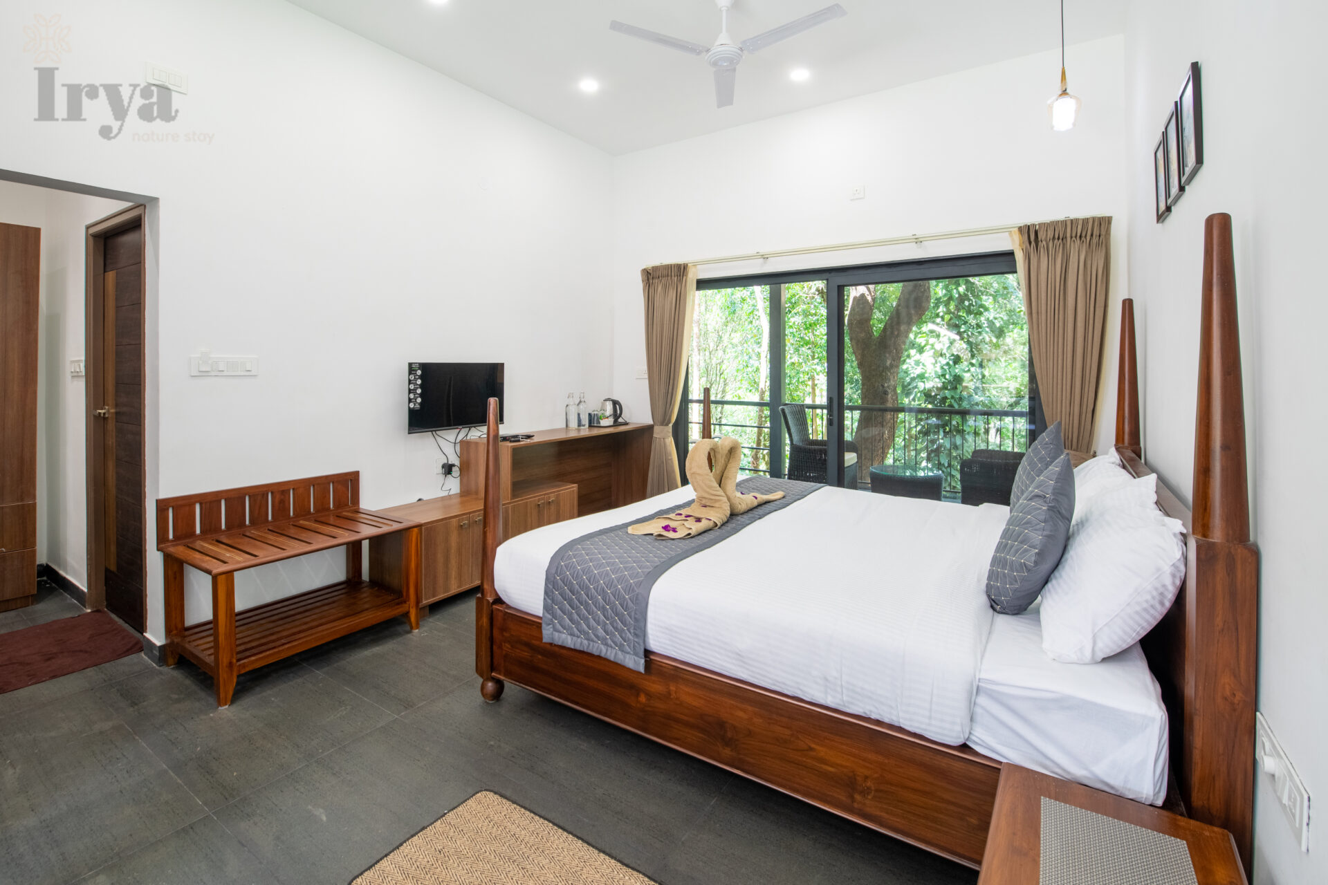 Family Suite with Plunge pool and CourtYard