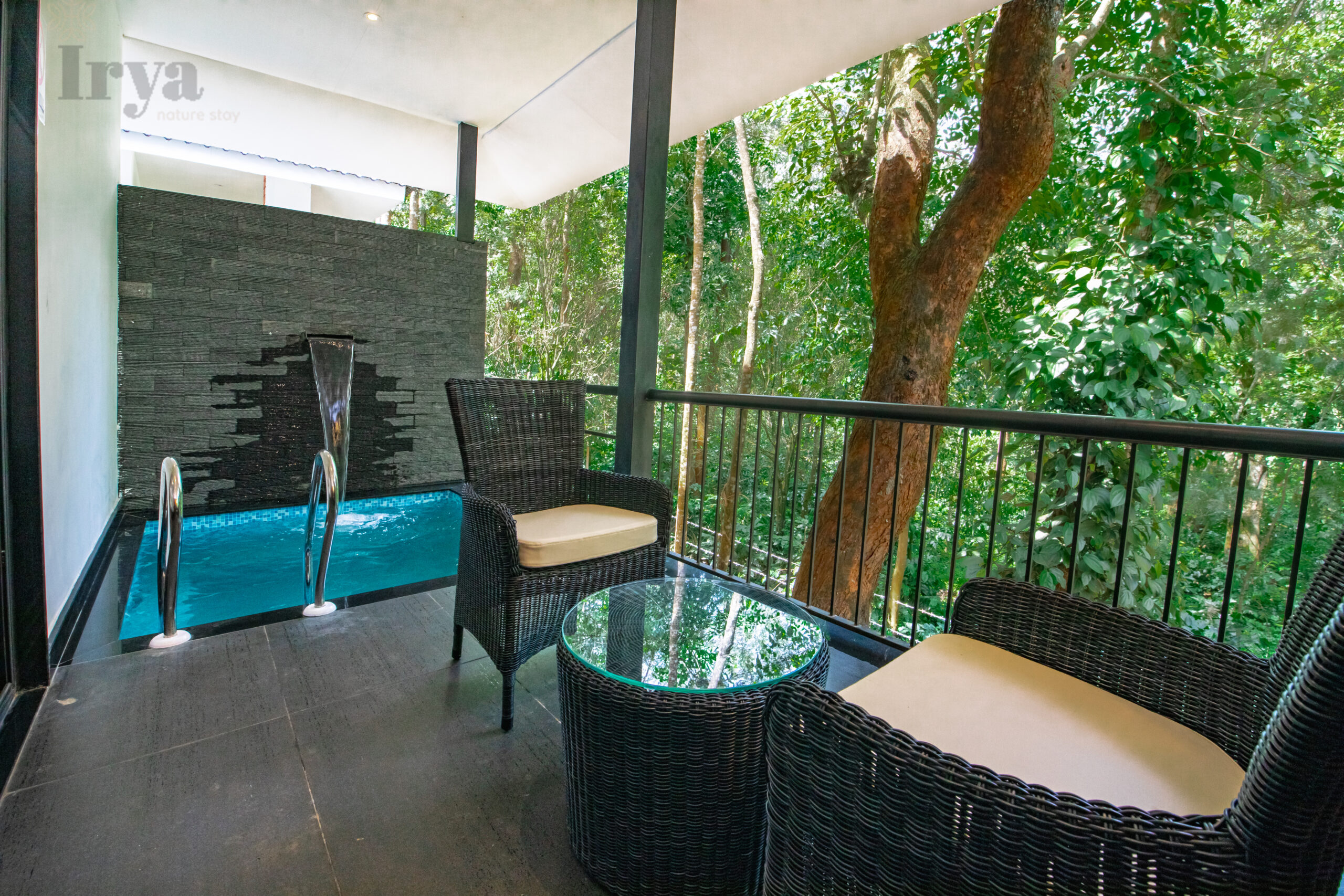 Cottage with Plunge pool and Balcony with Estate view