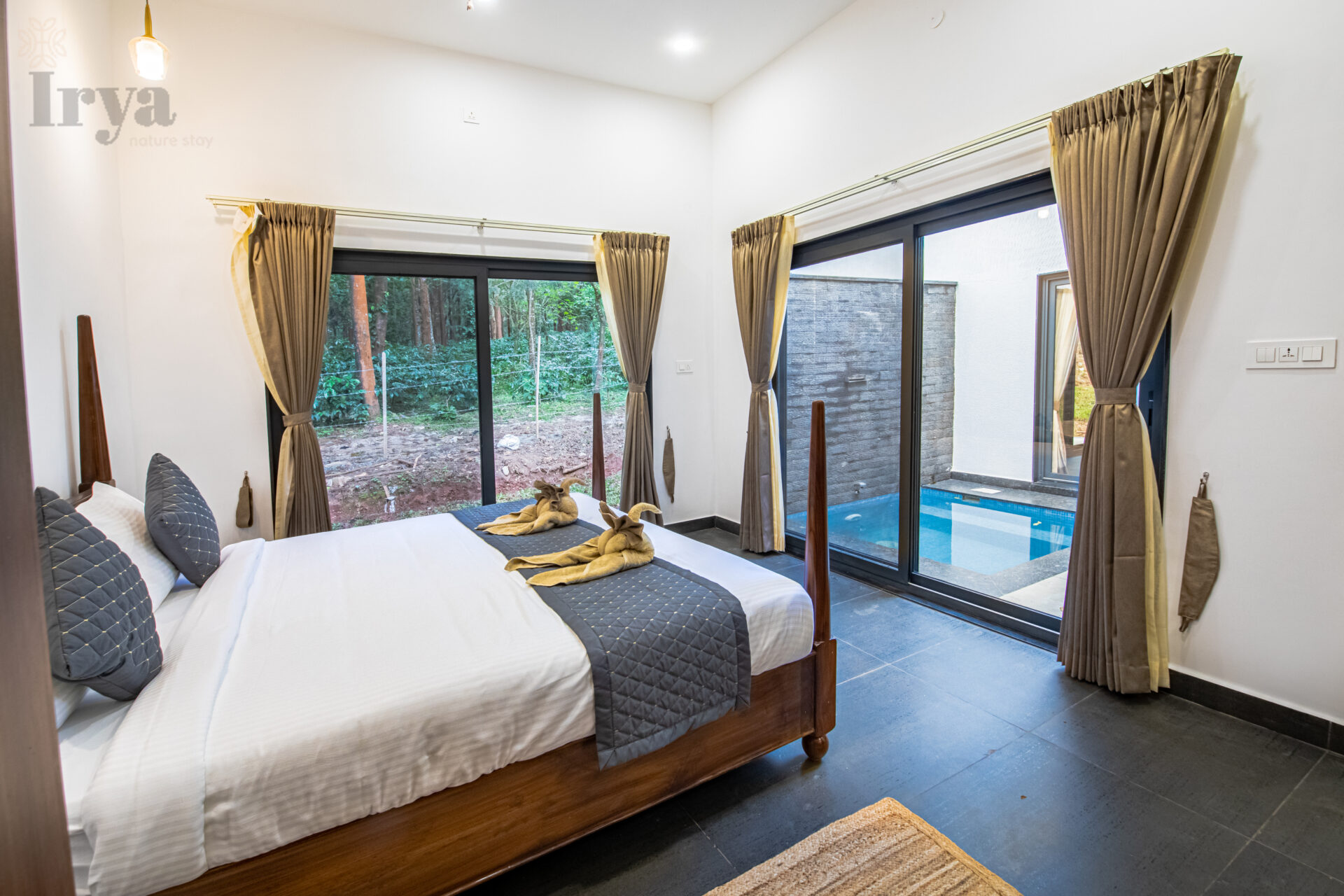 Cottage with Plunge pool and Balcony with Estate view