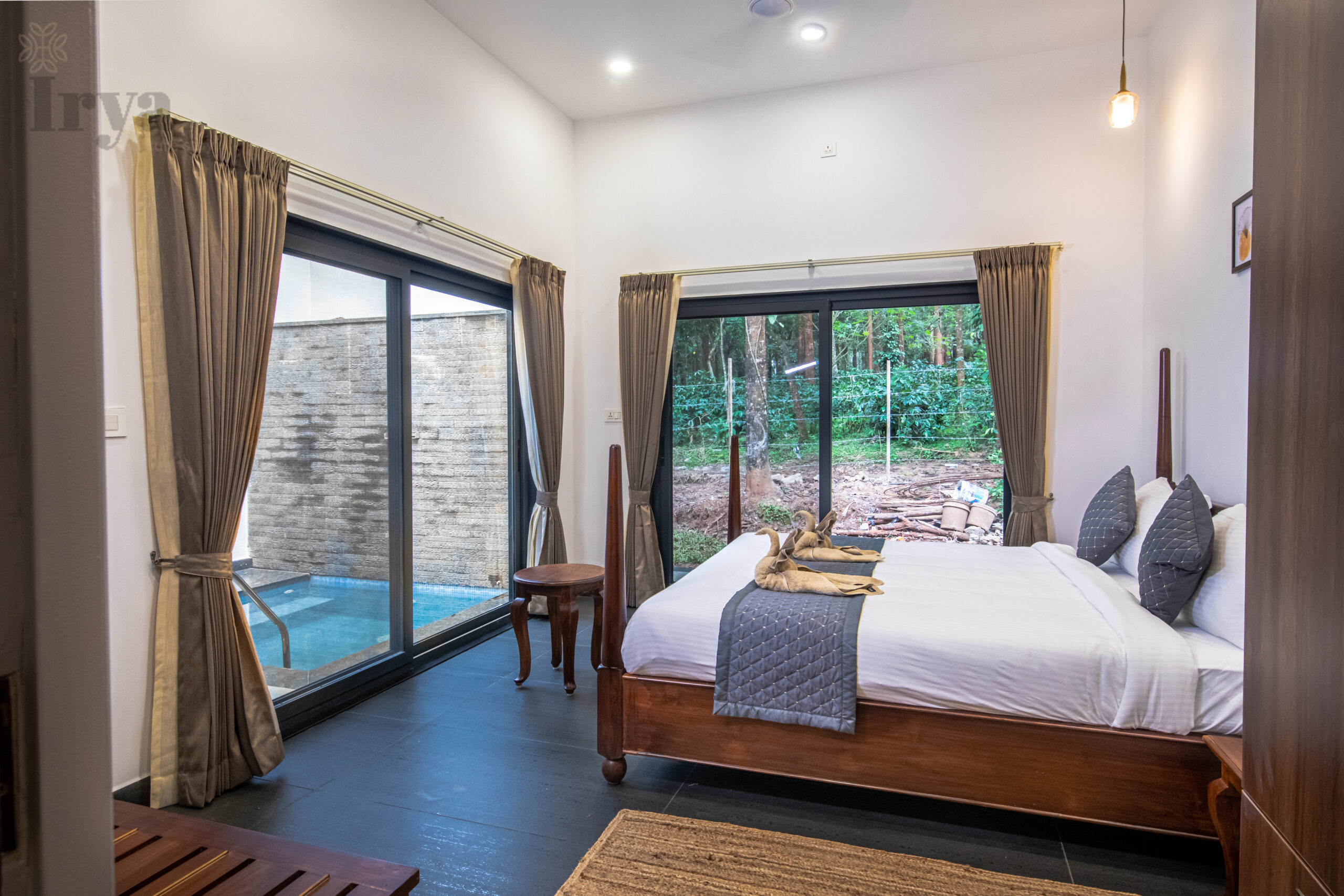 Cottage with Plunge pool and Balcony with Estate view